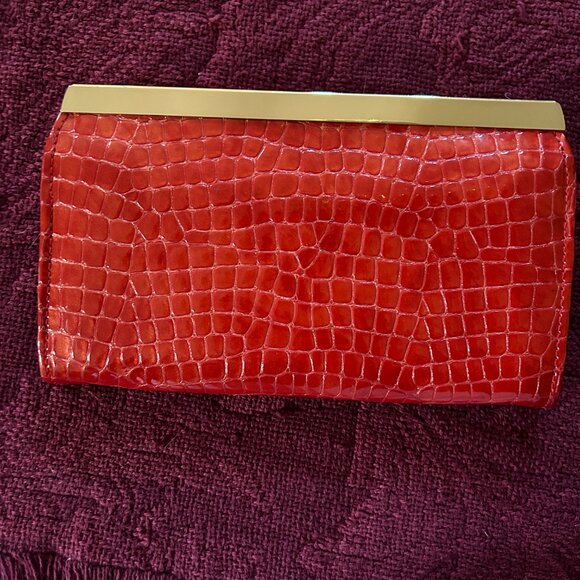 Abas Luxury leather shiny red croc-embossed accordion Wallet with Gold Accents - Picture 7 of 8